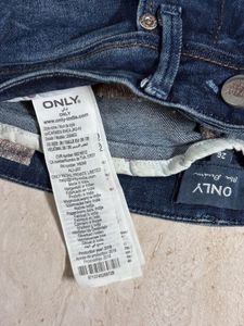 Distressed Skinny Jeans