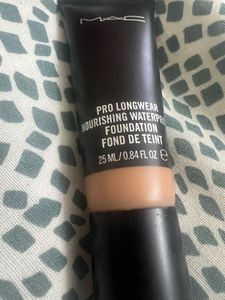 MAC Pro Longwear Foundation-NW35