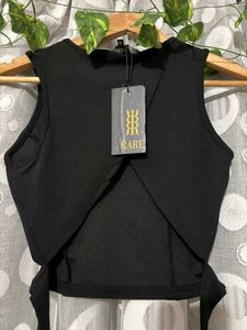 Black Backless style crop top 🌺