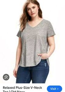 Old Navy Casual Grey V-Neck T-Shirt