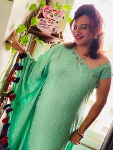 Striped Button-Accent Kurta One Sided Shoulder