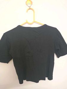 Black ribbed crop top