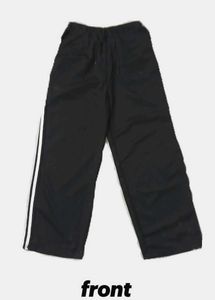 Black wide-leg pants with sporty side stripes 🤍