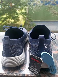 Action Sneakers