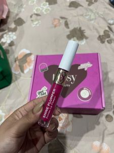 VICTORIA’SECRET LIP PLUMPING GLOSS