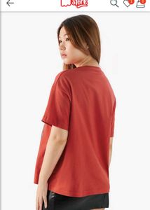 RED TEE