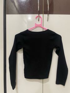 Black Long Sleeve Crop Top