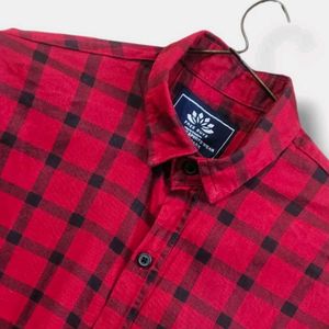 FREE GUYS RED CHECK SLIMFIT SHIRT