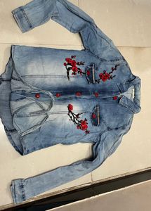 Western T-shirt. Size- S. Contrasting And Ravening