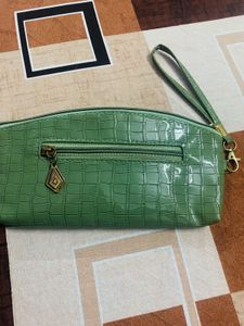 Stylish Clutch 💚