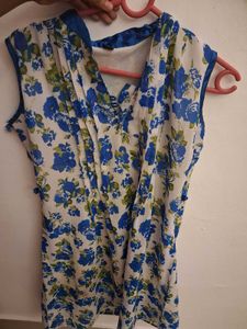 Floral Print Sleeveless Top