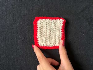 Crochet Red Star Earphone Holder,TaylorSwift Inspo