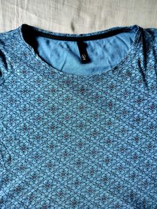 CASUAL T-SHIRT