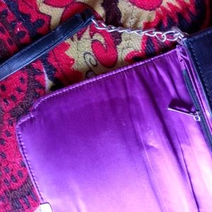 Black With Megenta Colour Shoulder Bag👜