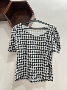 Houndstooth Print Top