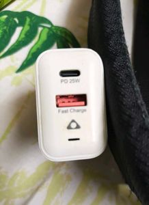Stuffcool Flow 25 Wall Charger