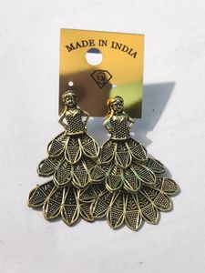 Beautiful Girly Feather Earrings