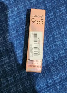 Pretty Lakme 9-5 Rose Day Lipstick