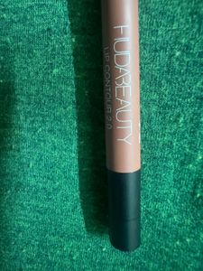 HUDABEAUTY Lip Contour “Pinky Brown” LipPencil