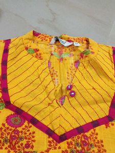 Girl&#39;s Yellow &amp; Pink Floral Kurti Set