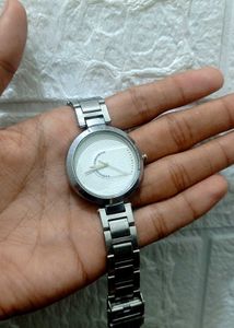 Womens No Numbers Asthetic Watch