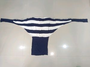 Combo - One Piece (XS), Sweatshirt (L)
