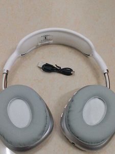 P9 Wireless Headphones - New