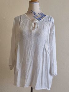 White Lace Trimmed Top Trendsetter
