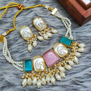 Elegant Necklace &amp; Earring Set