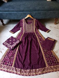 Women's Naira Cut Kurti Set Maroon