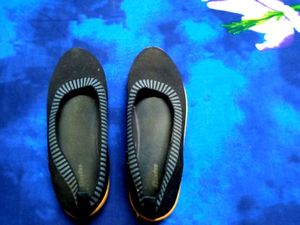 Comfortable Black Ballet Flats