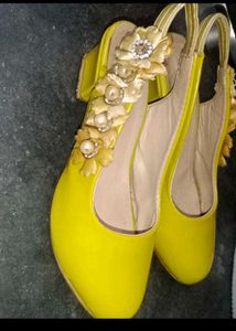 😍Yellow girl Sandals