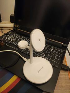 Neopack Magleap Trio 22.5W Wireless Charging Stand