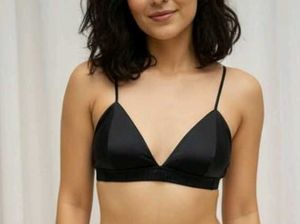 🖤Padded Black Bralette Top🖤