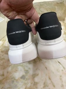 Brandnew Alexander McQueen