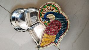 Beautiful Peacock Shaped Gift Box With 3 Compartments