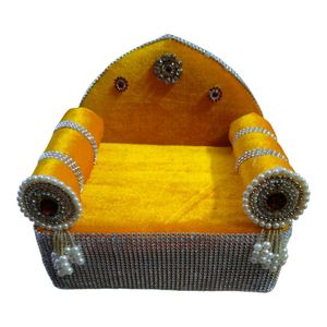 Laddu Gopal Singhasan