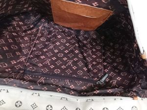 Louis Vuitton (Envelope) No Code