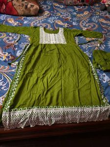 Nayra Cut Kurti Set