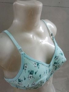 Flora fine fitting bra with tag