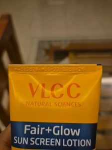 VLCC Fair+Glow Sunscreen