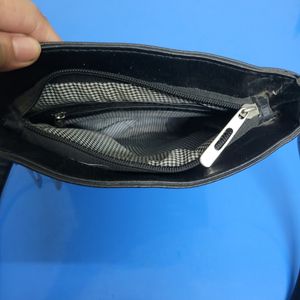 Leather SLING Bag🎒