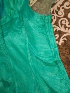 Long Pakistani Kurta...(Hania Ameer) Look