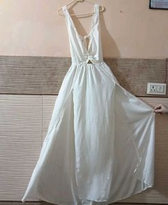 White Backless Maxi Dress 🦢