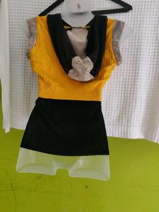 Yellow &amp; Black Knit Top