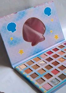 40 Shades Eyeshadow Palette
