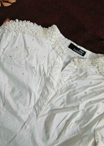 Pearl Details Stretchable Top