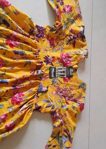 Nayra Cut Short Kurti