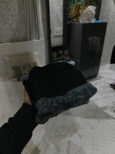 Black Knit Beanie &amp; Neck Warmer Set