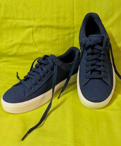 Puma Canvas Sneaker Size 6